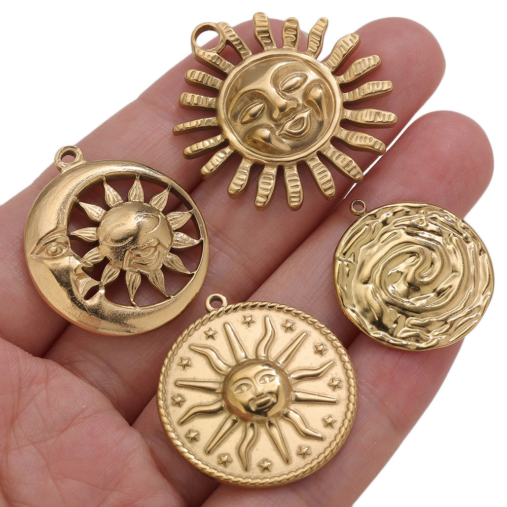 5 ciondoli rotondi vintage in  - Embroidery Charm recensione e prezzo