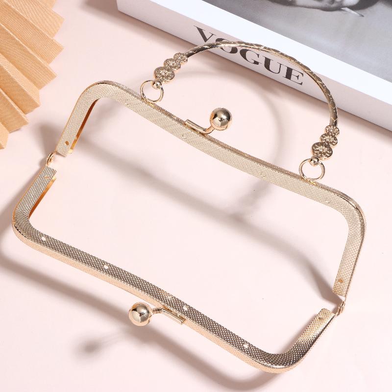 Nuova Cornice in Metallo per B - Embroidery Wallet recensione e prezzo