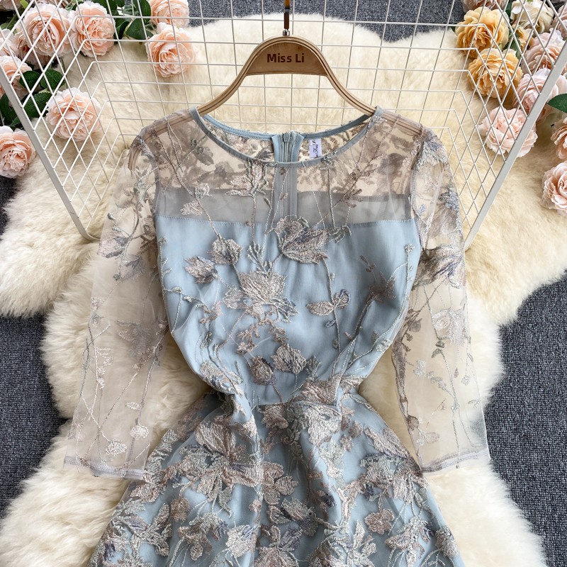 Abito estivo ricamato di alta  - Embroidery Workshop recensione e prezzo