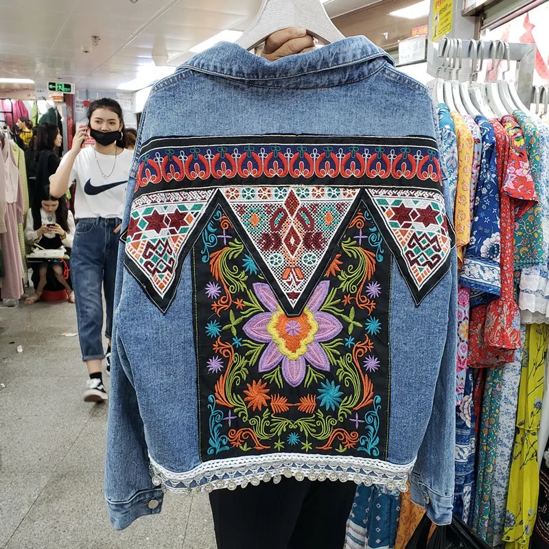 Giacca di jeans con nappe con  - Embroidery Jacket Jeans recensione e prezzo